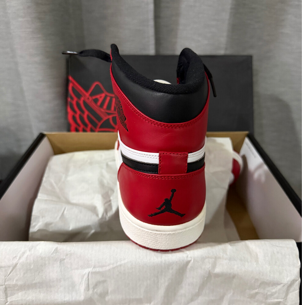 Air Jordan 1 Retro High ‘Chicago’ - 3