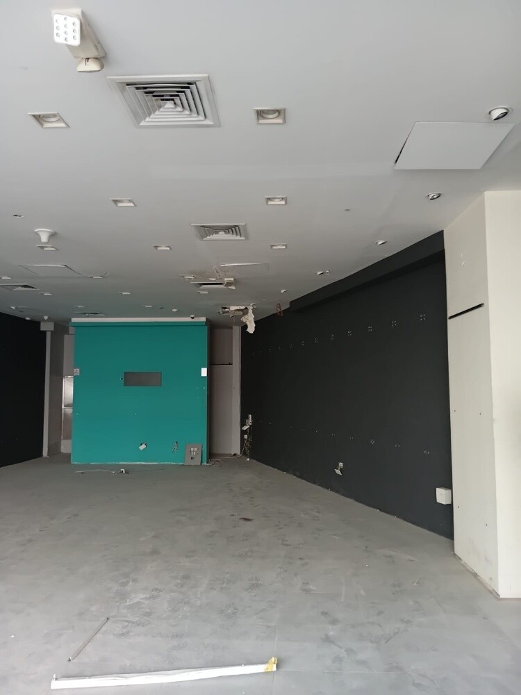 محل تجاري 240 بالسد للايجار - 1