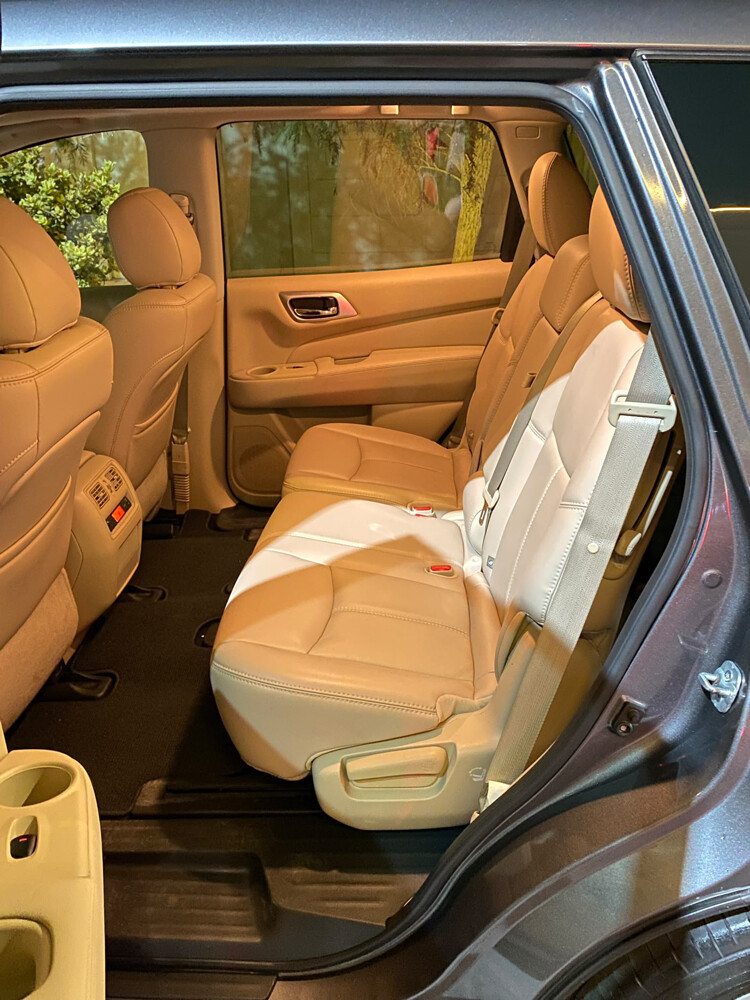 Nissan Pathfinder First owner - 4
