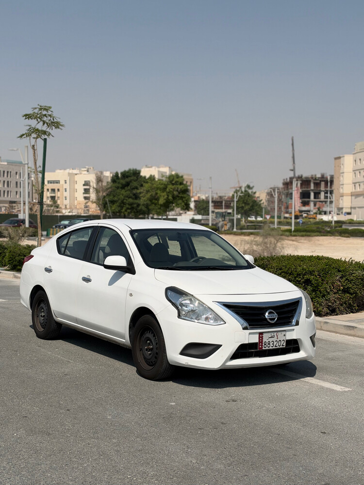 nissan sunny 2022 - 4