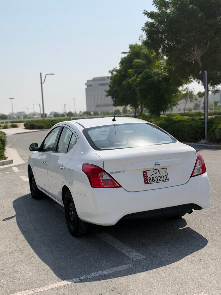 nissan sunny 2022 - 5