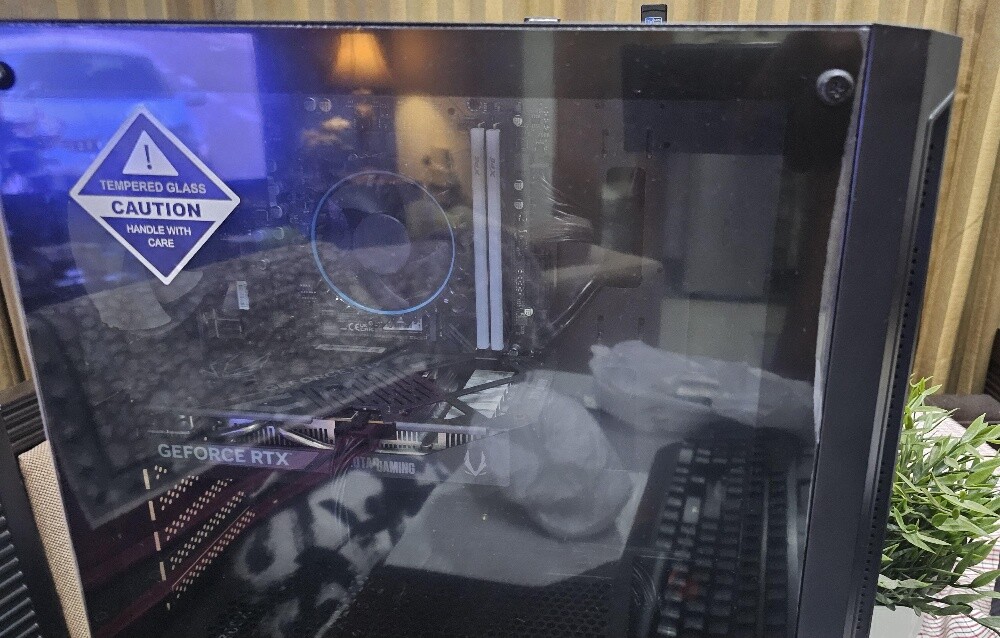PC gaming setup, RTX 5060 like new - 1