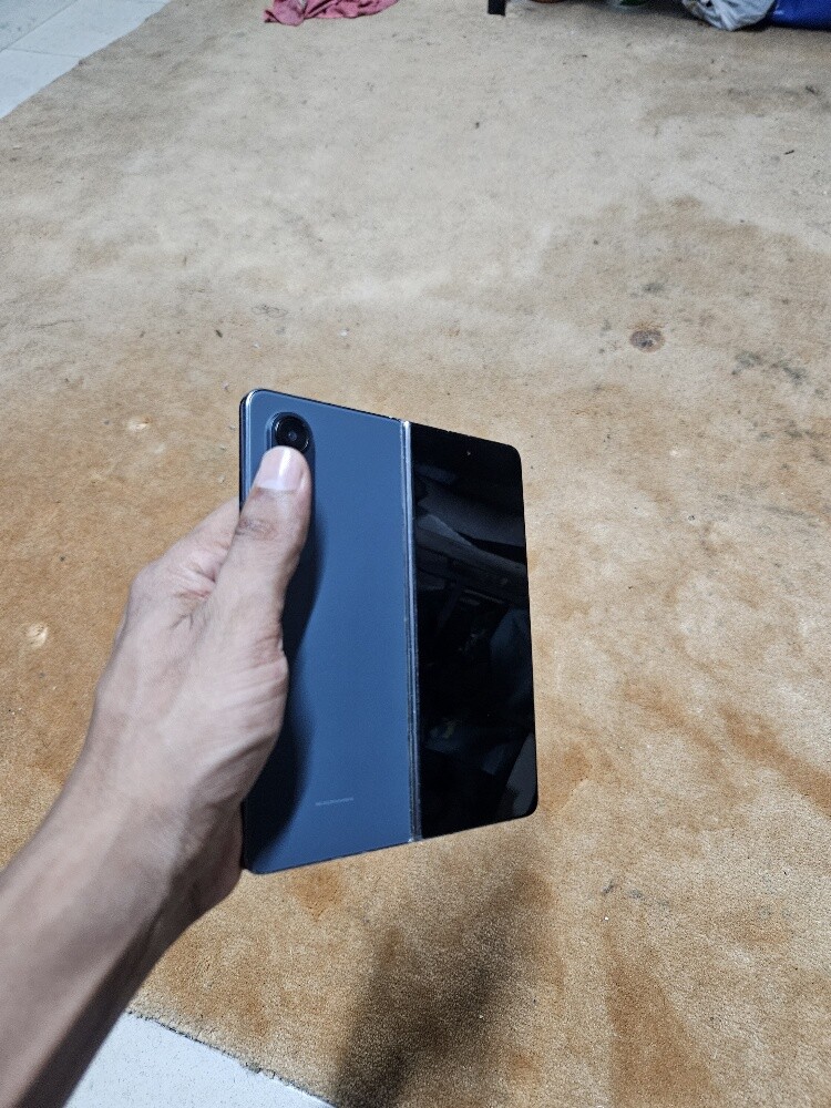 Samsung Galaxy Z Fold 4 - 7