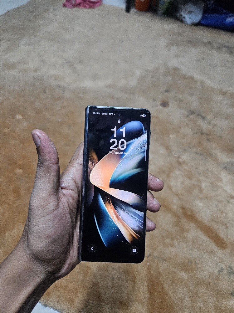 Samsung Galaxy Z Fold 4 - 1