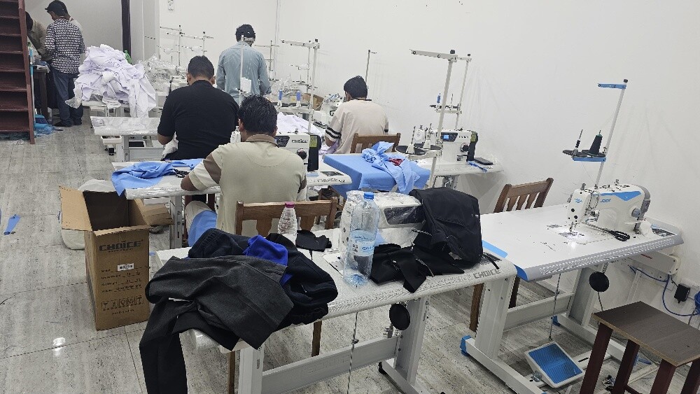 looking  STITCHING and CUTING - 3