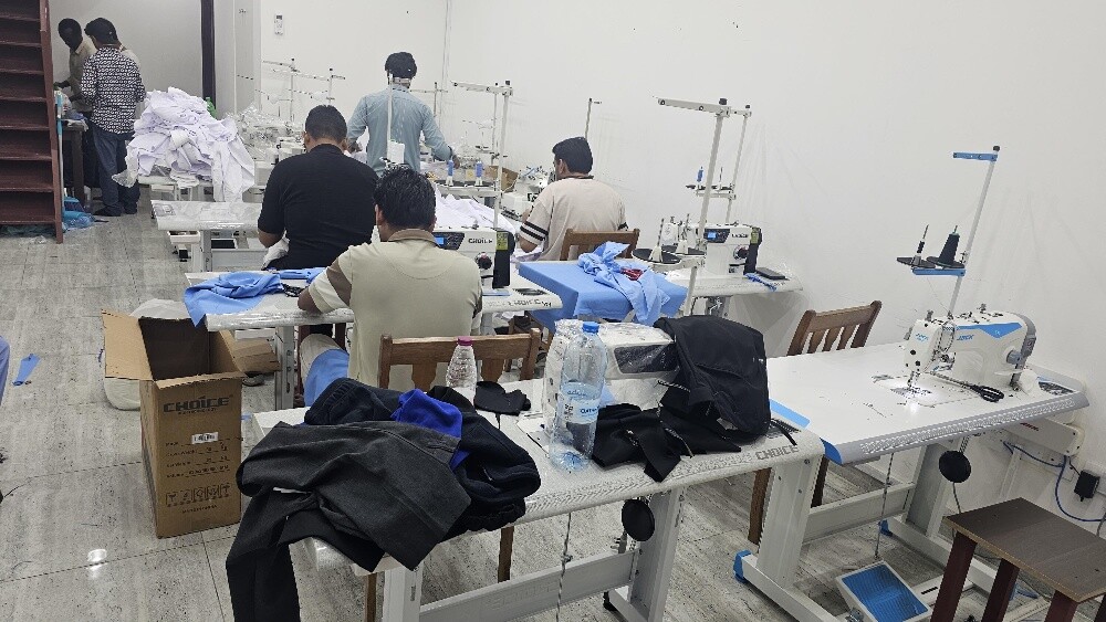 looking  STITCHING and CUTING - 4