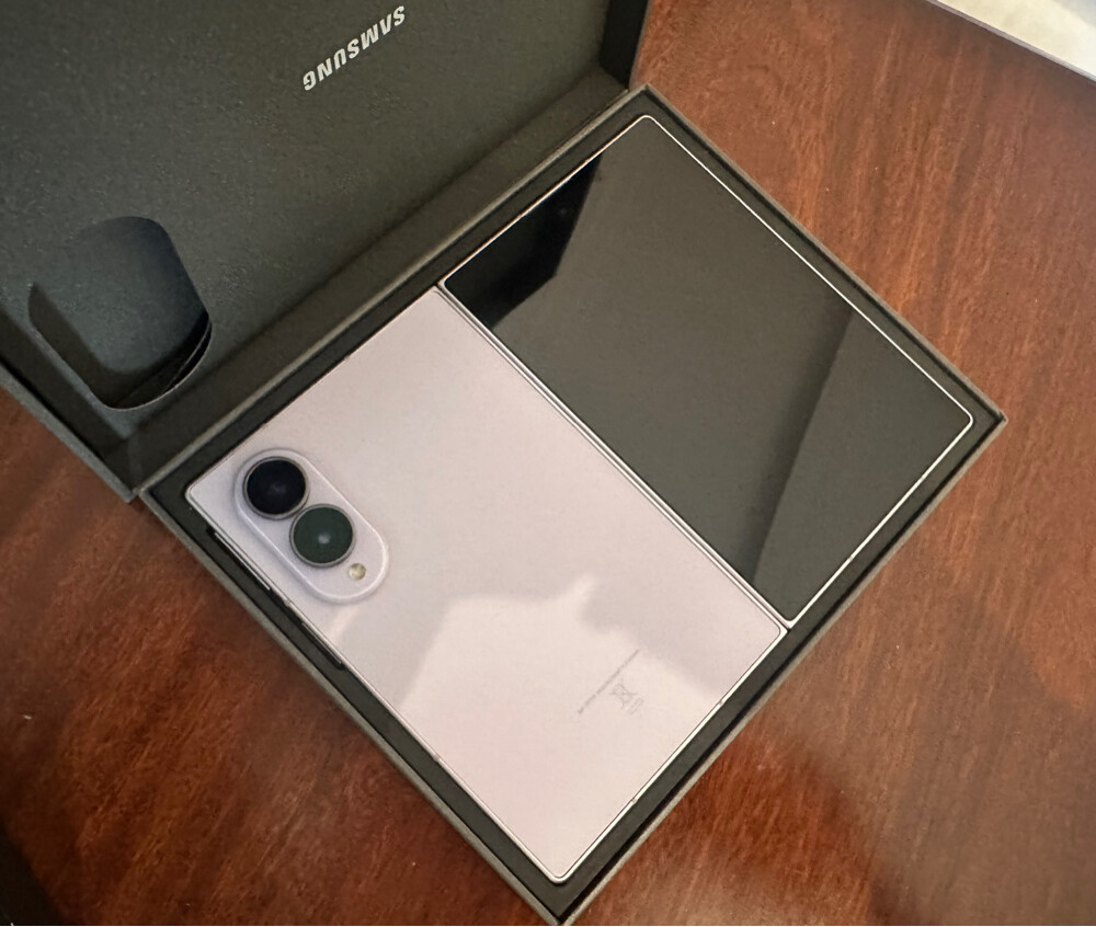 Samsung Galaxy Z Fold 8 – For Sale - 1