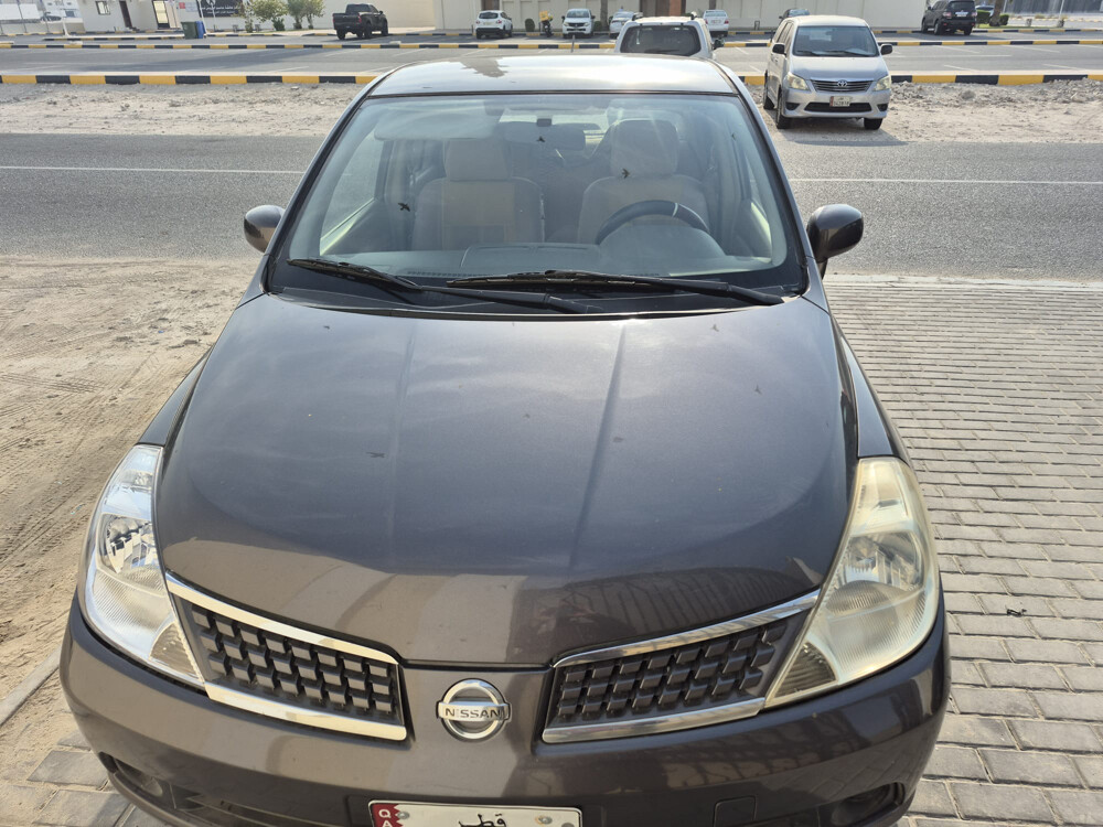 نيسان تيدا سيدان لون رمادي غامق - 3