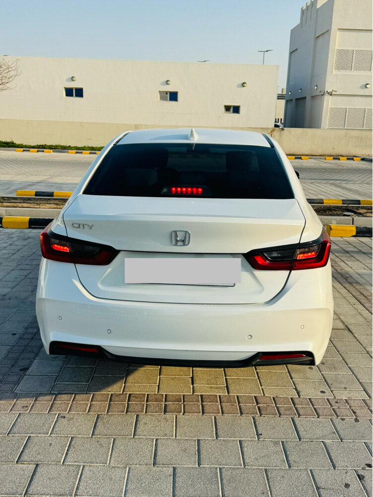 Honda city 2024 white 66331161 - 4