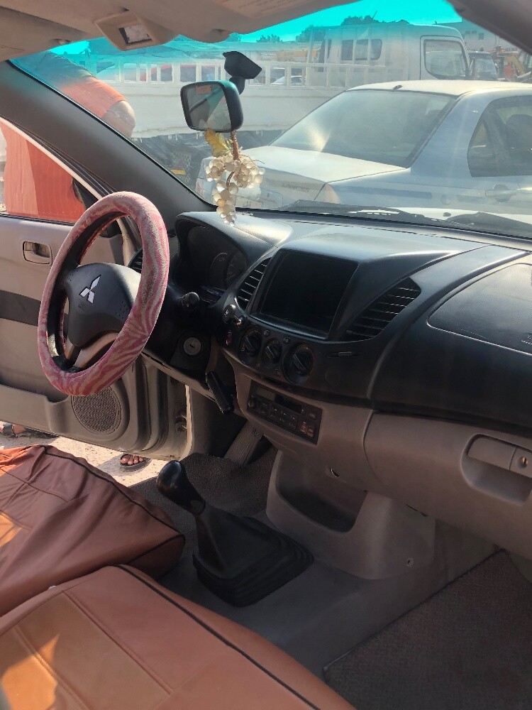 Mitsubishi pickup 2008 - 7