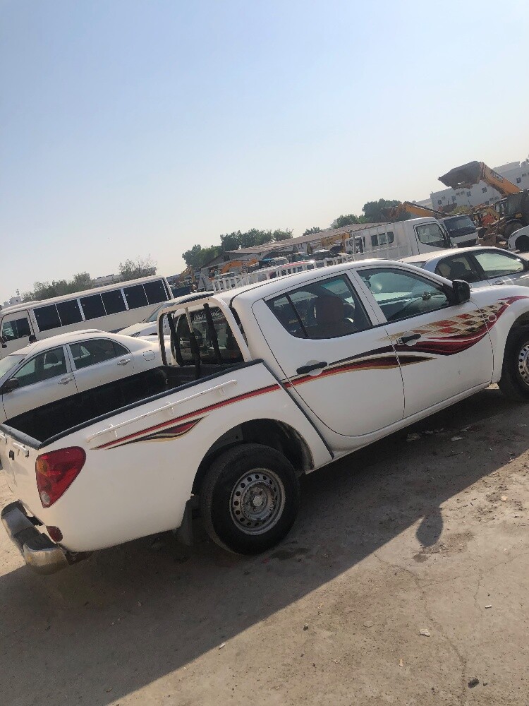 Mitsubishi pickup 2008 - 4