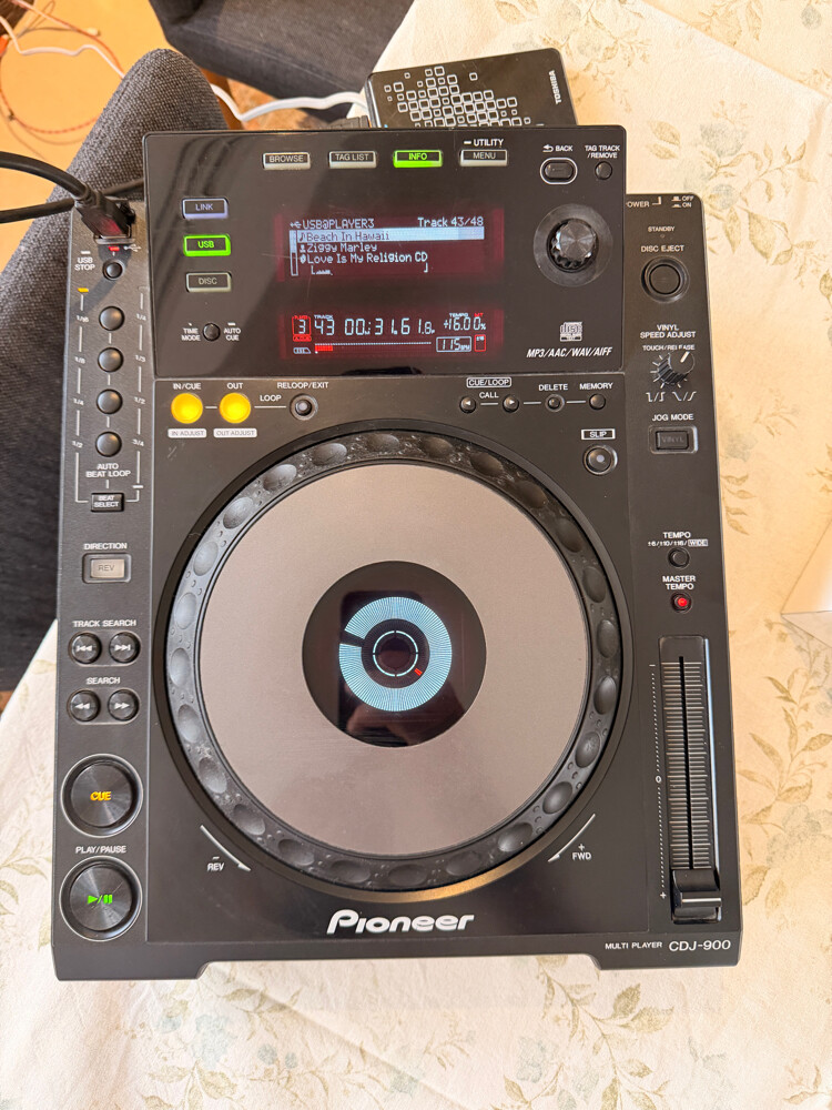 Pioneer CDJ 900 - 3