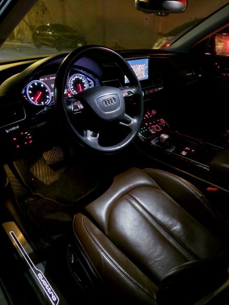 AUDI A8 2017 76K KM QR 70K - 6