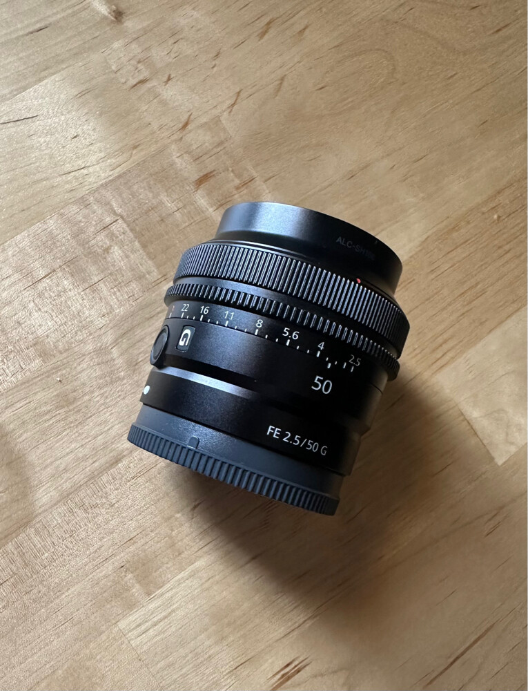 sony 50 mm lens f 2.5 - 3