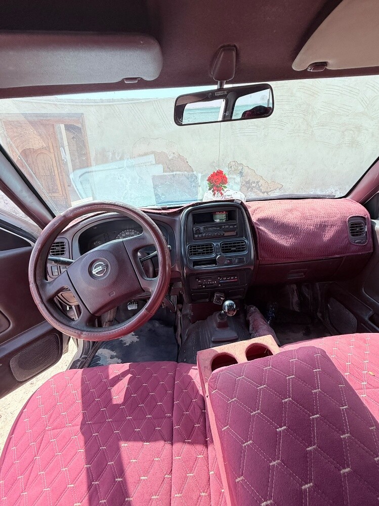 nissan pickup 2012 - 5