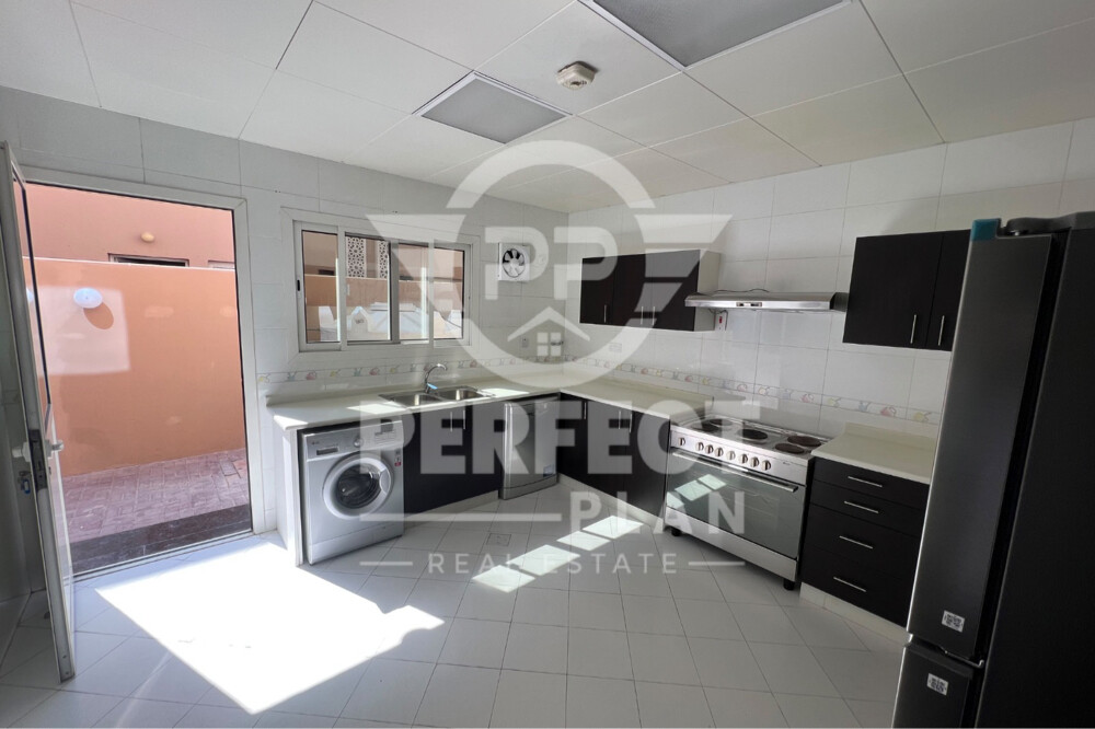 Muraikh Compound Villa for Rent - 2