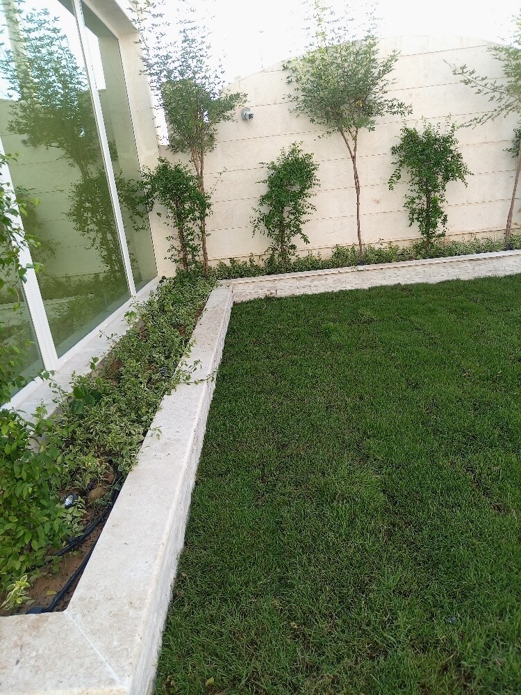 مزارع ومنسق حدايق - 1
