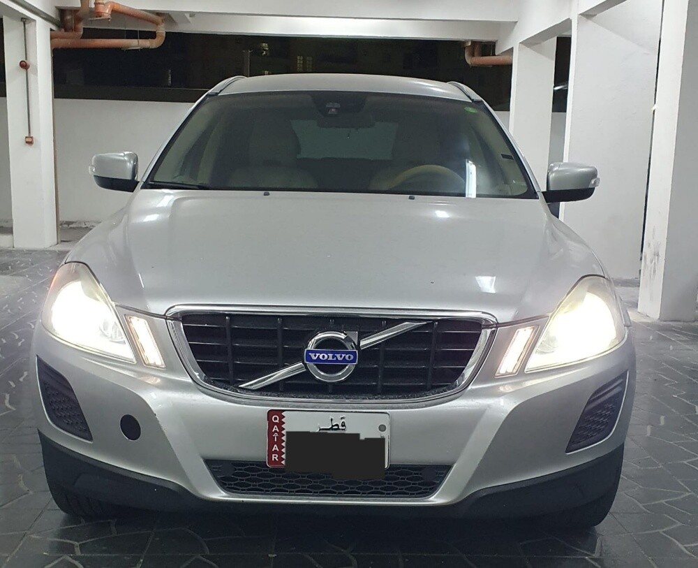 Super Safe SUV and Ready to Drive - 1