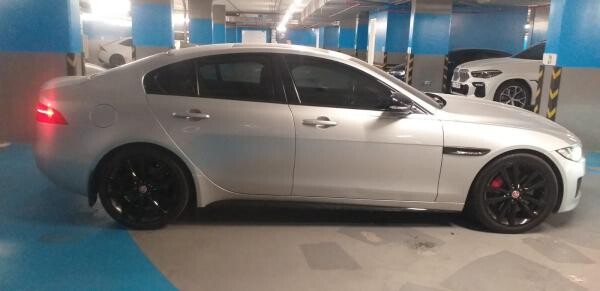 Jaguar XE S - 4