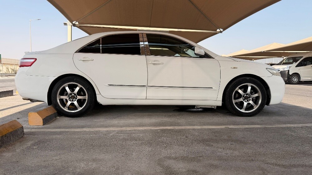 A Rare 2007 Toyota Camry Manual - 2