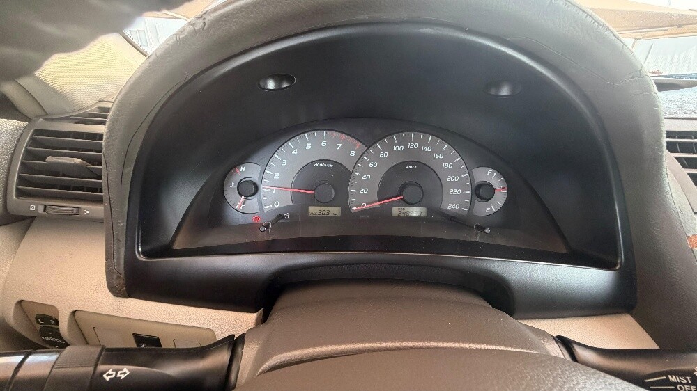 A Rare 2007 Toyota Camry Manual - 9