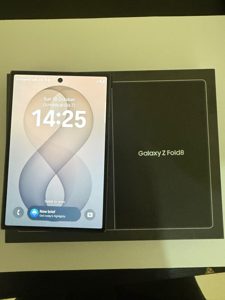 Samsung Galaxy Z fold 8 - 1
