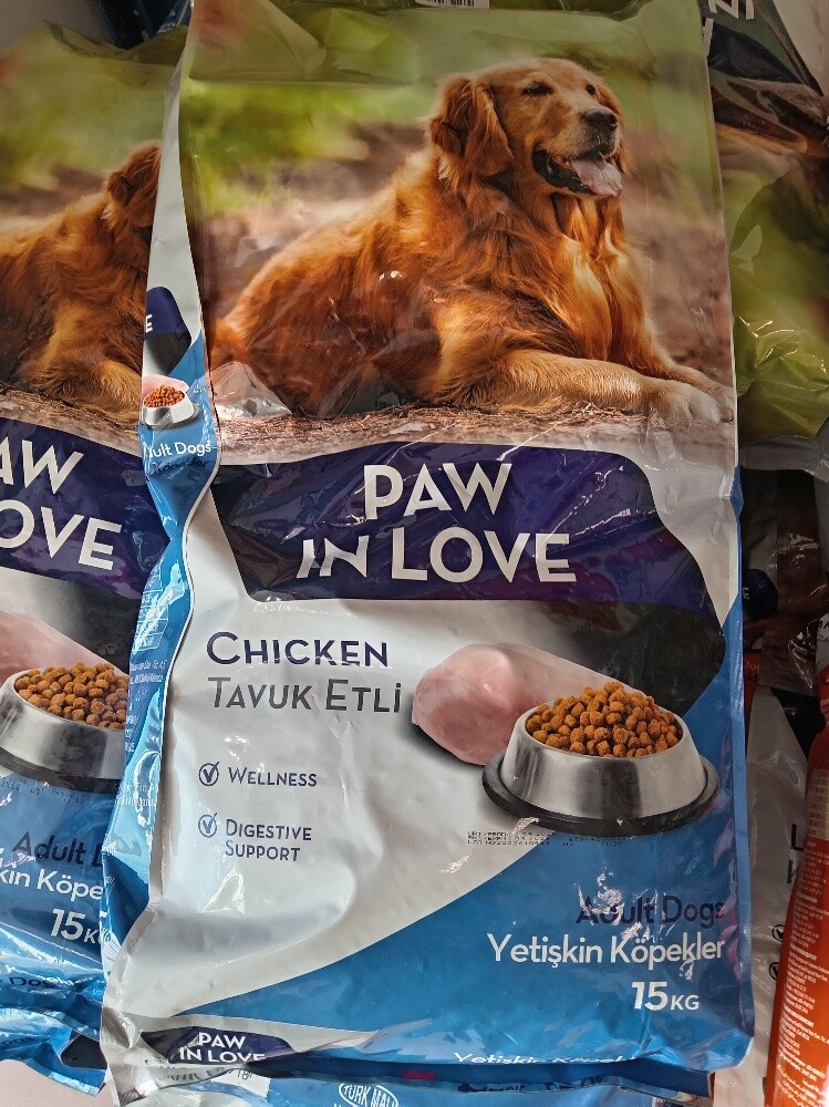 Dog and cat feeds. - 2