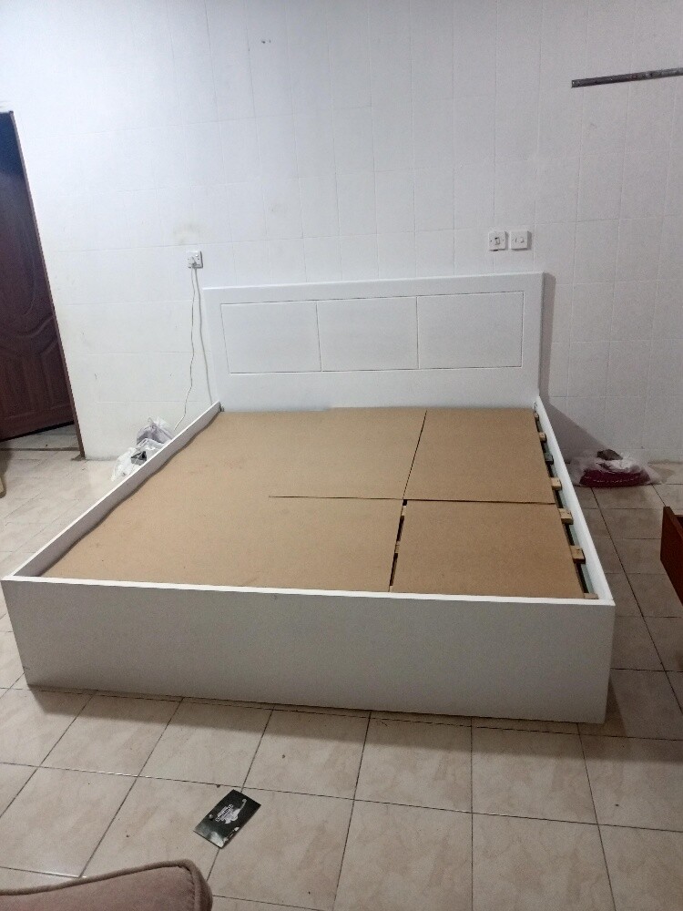 Double Bed with perfect Condition - 4