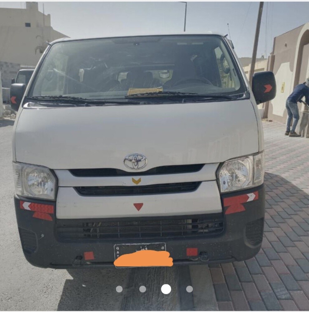 HiAce for rent with driver or witho - 1