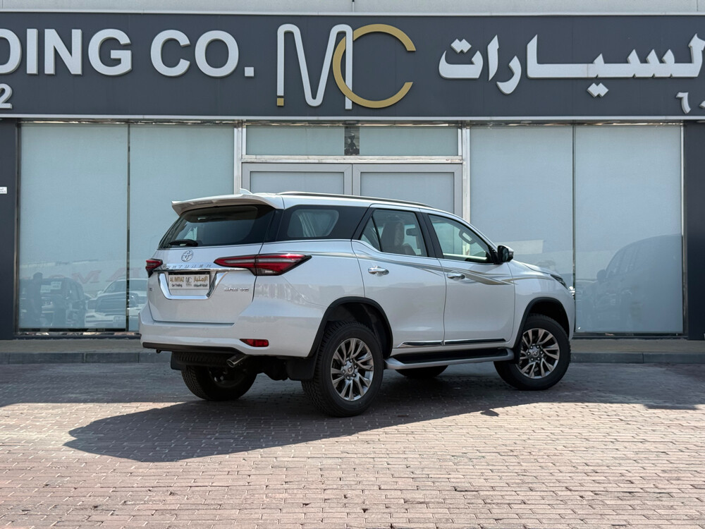 فورشنر 2025 وارد الدوحه اصفار  - 4