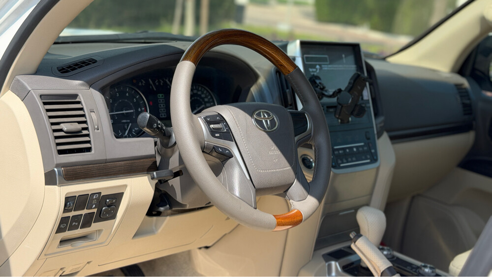 Toyota Land Cruiser GXR V6 - 10