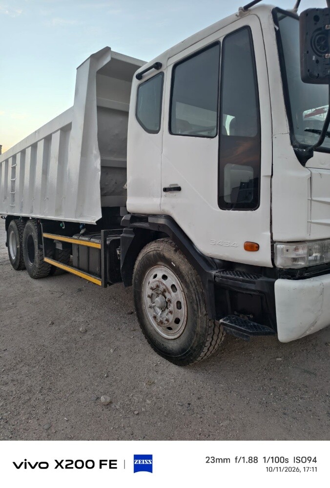 Tata Dump truck - 4