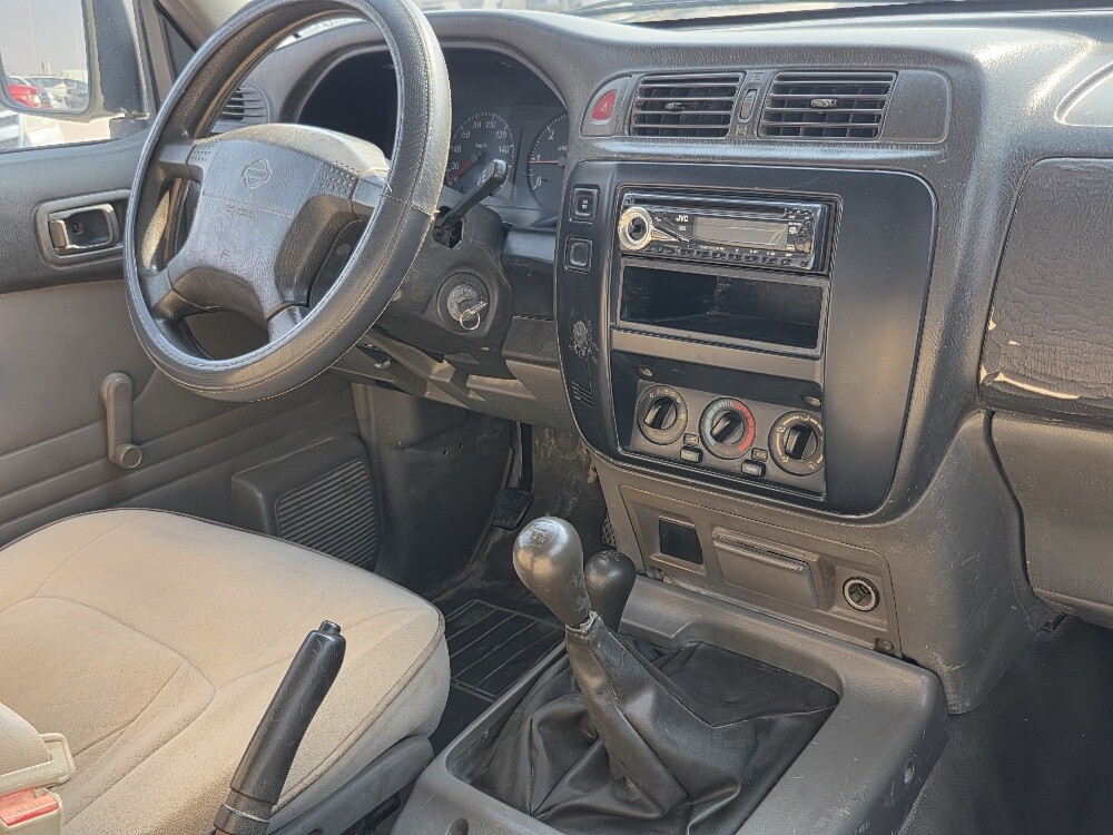 نيسان باترول جير عادي ابيض 1998 - 10