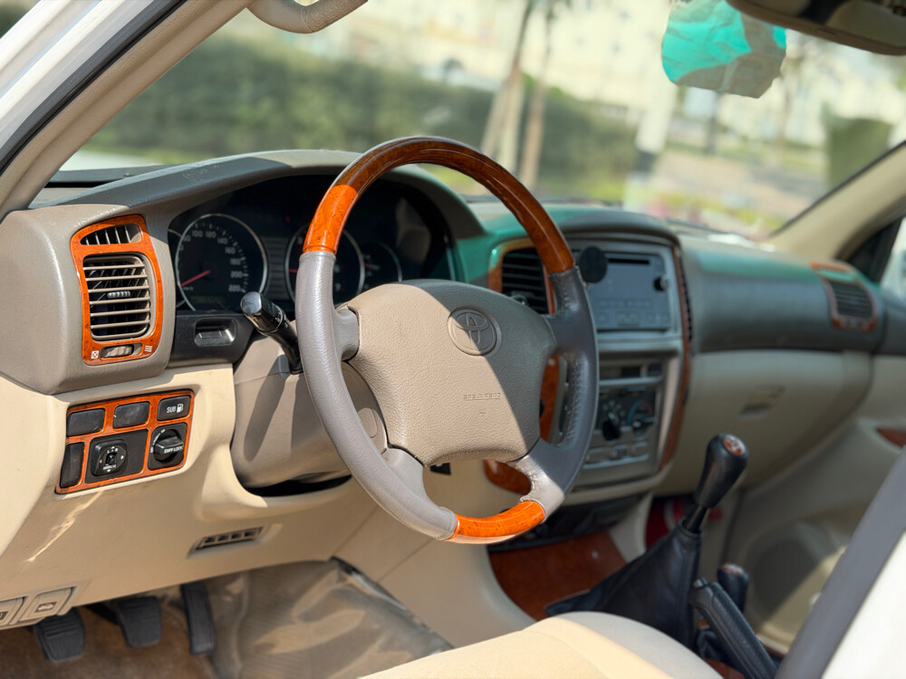Toyota Land Cruiser GXR  - 9