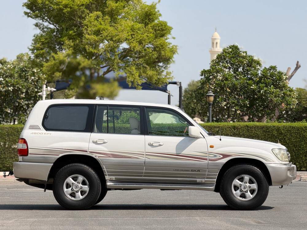 Toyota Land Cruiser GXR  - 8