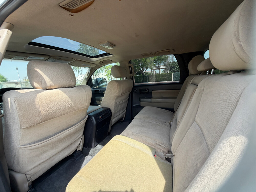 Toyota sequoia Full option - 12