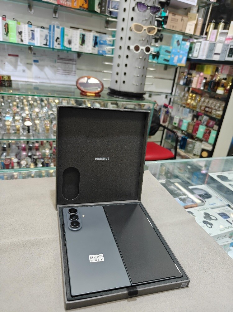 Samsung Galaxy Z Fold8 | - 1