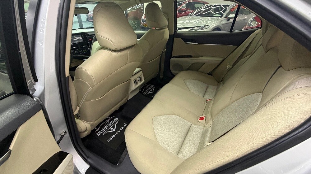 Toyota Camry automatic sedan - 9