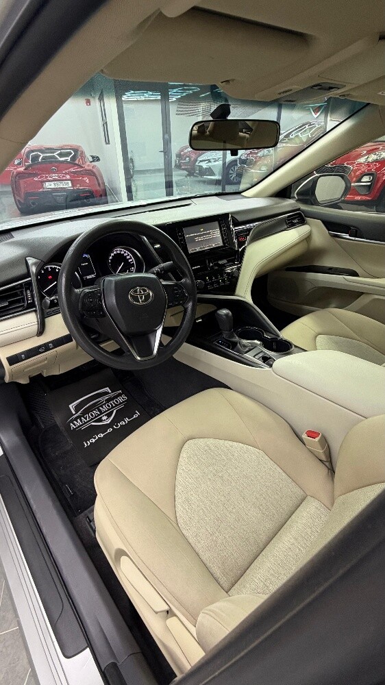 Toyota Camry automatic sedan - 5