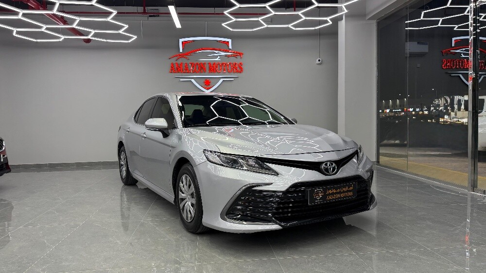 Toyota Camry automatic sedan - 2