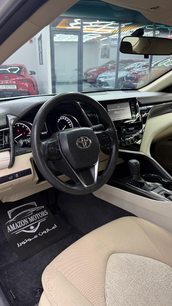 Toyota Camry automatic sedan - 6