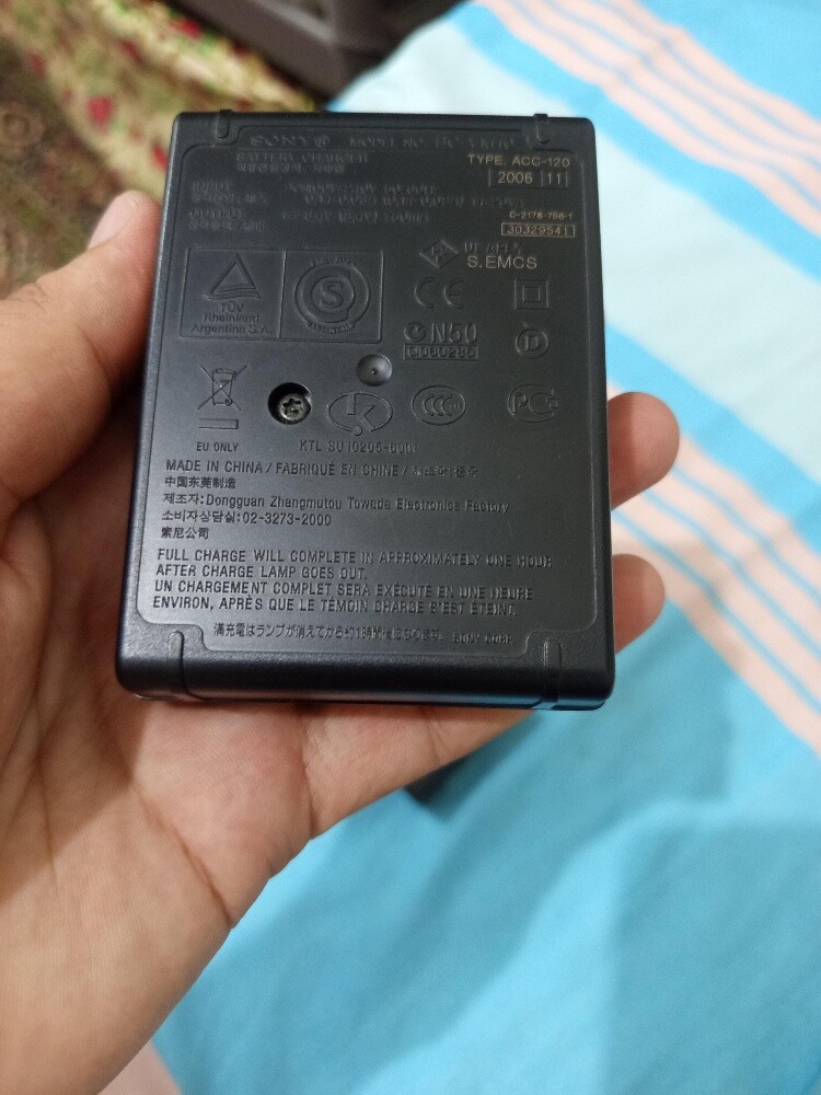 sony camera battery and charger - 4