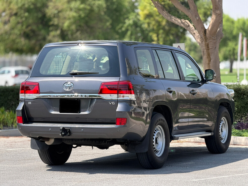 Toyota Land Cruiser GX - 3