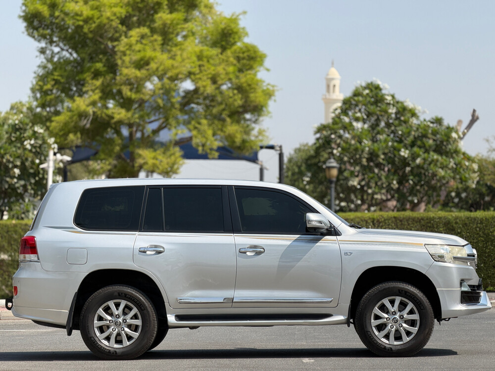 Land Cruiser GXR V8 - 8