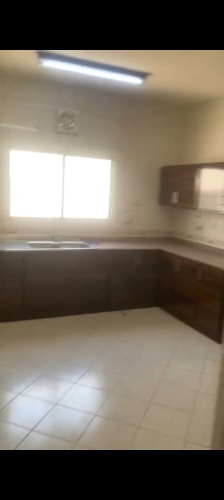 للايجار فيلا بالدحيل داخل مجمع - 8