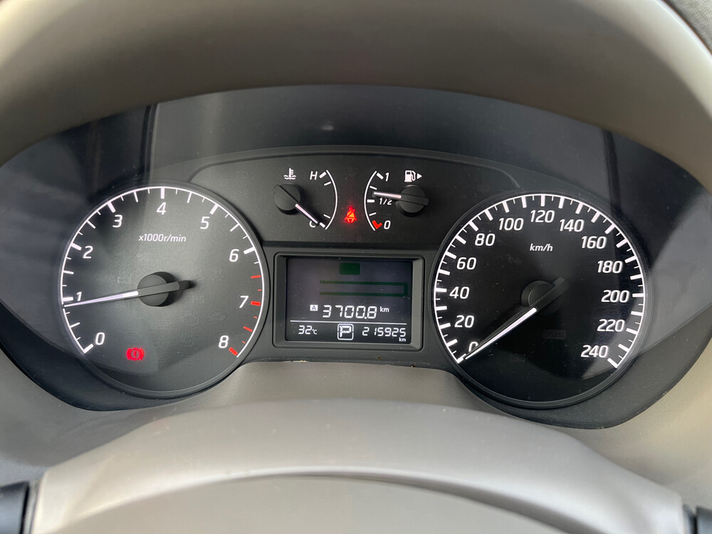 Nissan Sentra-2013 model - 4