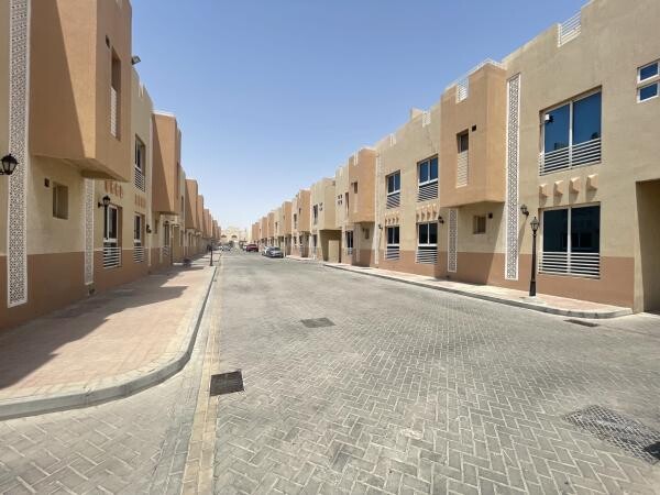 شقق بمجمع ساكنى للايجار بالمطار - 11