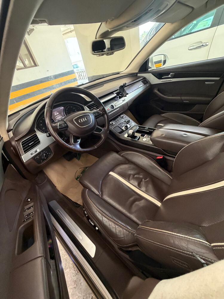 Audi A8 full option  - 1