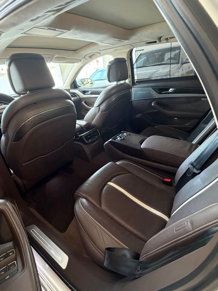 Audi A8 full option  - 4