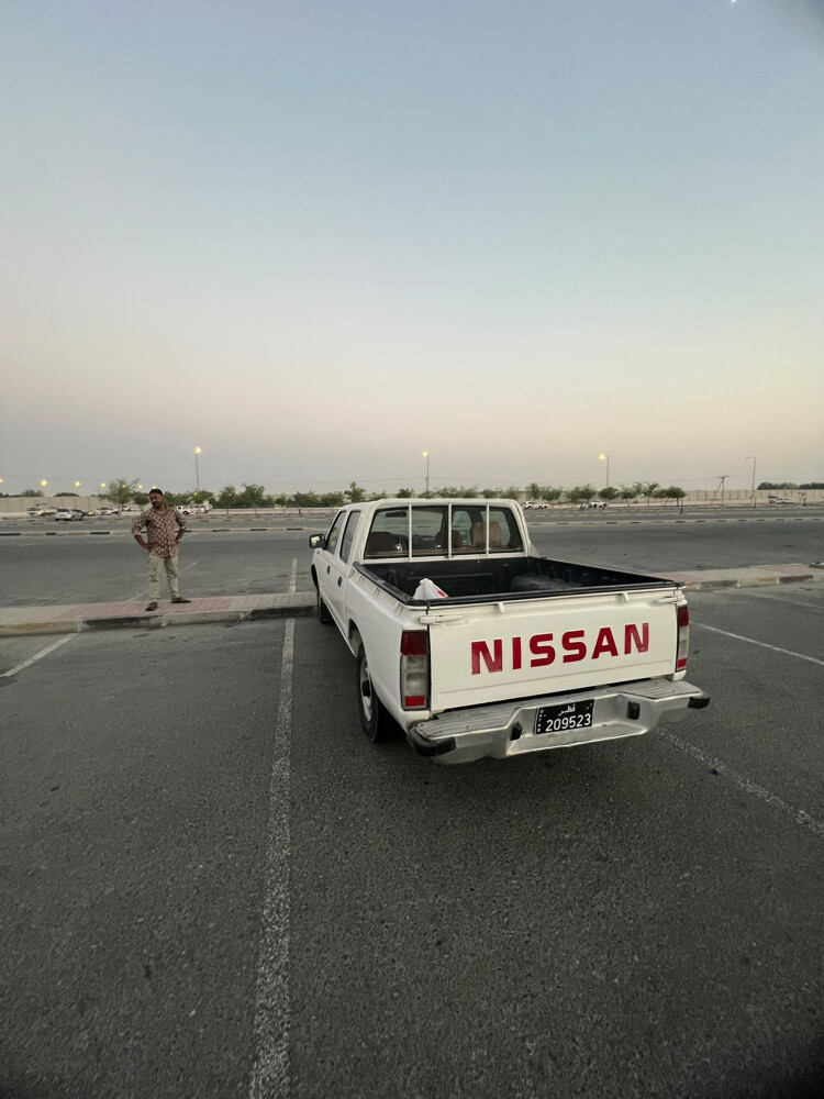 Nissan pickup  - 6
